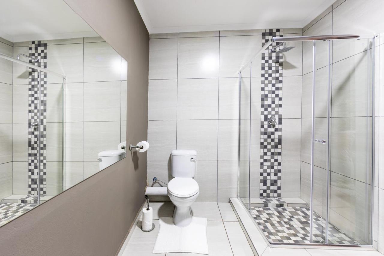 Royal Tree Guest House Потчефструм Екстериор снимка