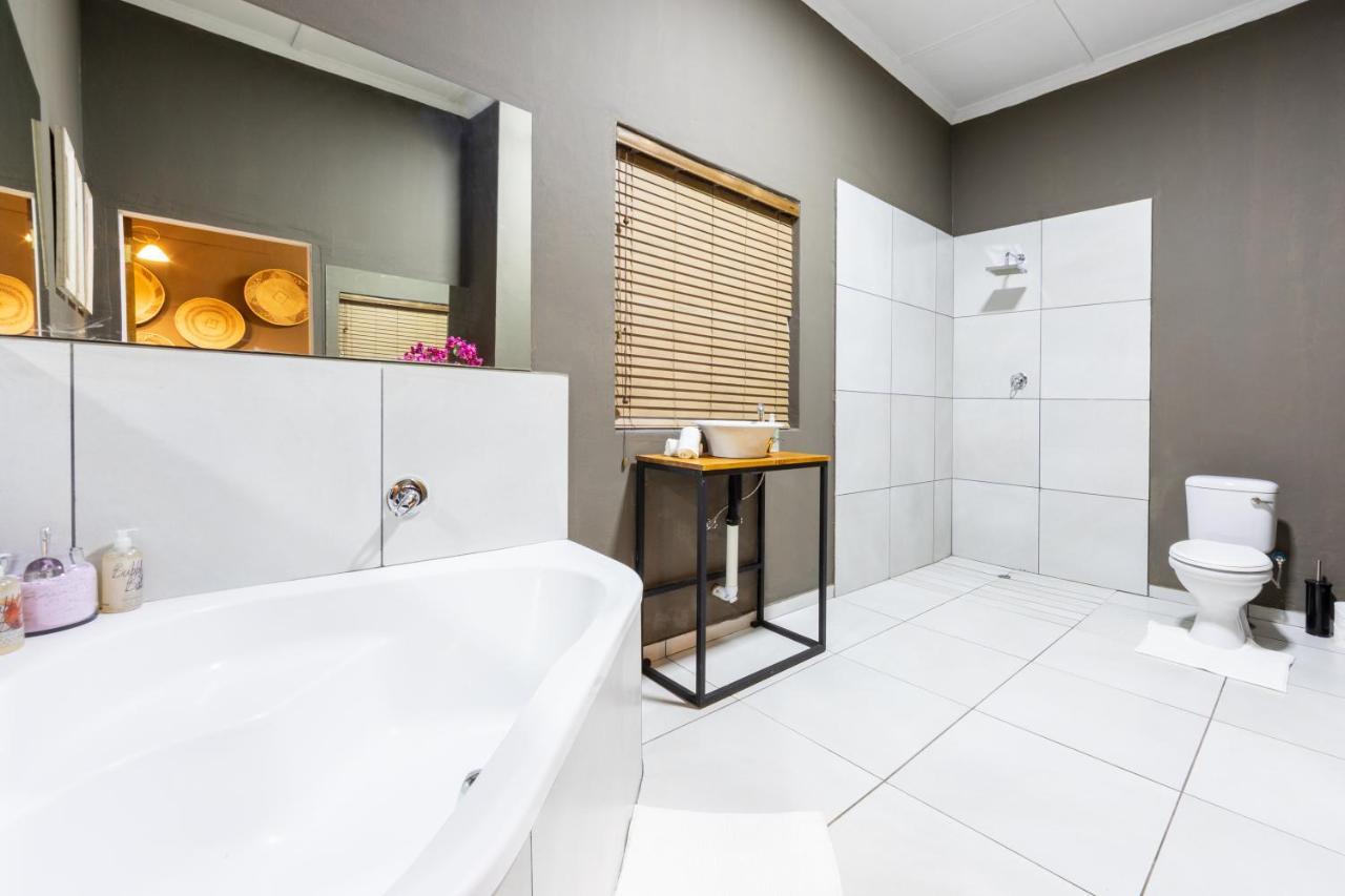 Royal Tree Guest House Потчефструм Екстериор снимка